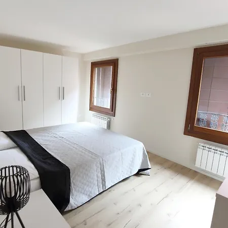 Ross' House 1 البندقية